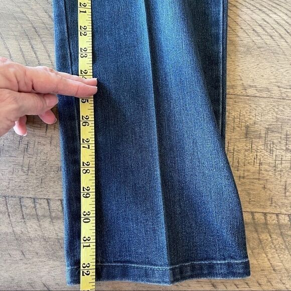 Gloria‎ Vanderbilt Dark Wash Amanda Jeans, 12 R - Picture 6 of 7
